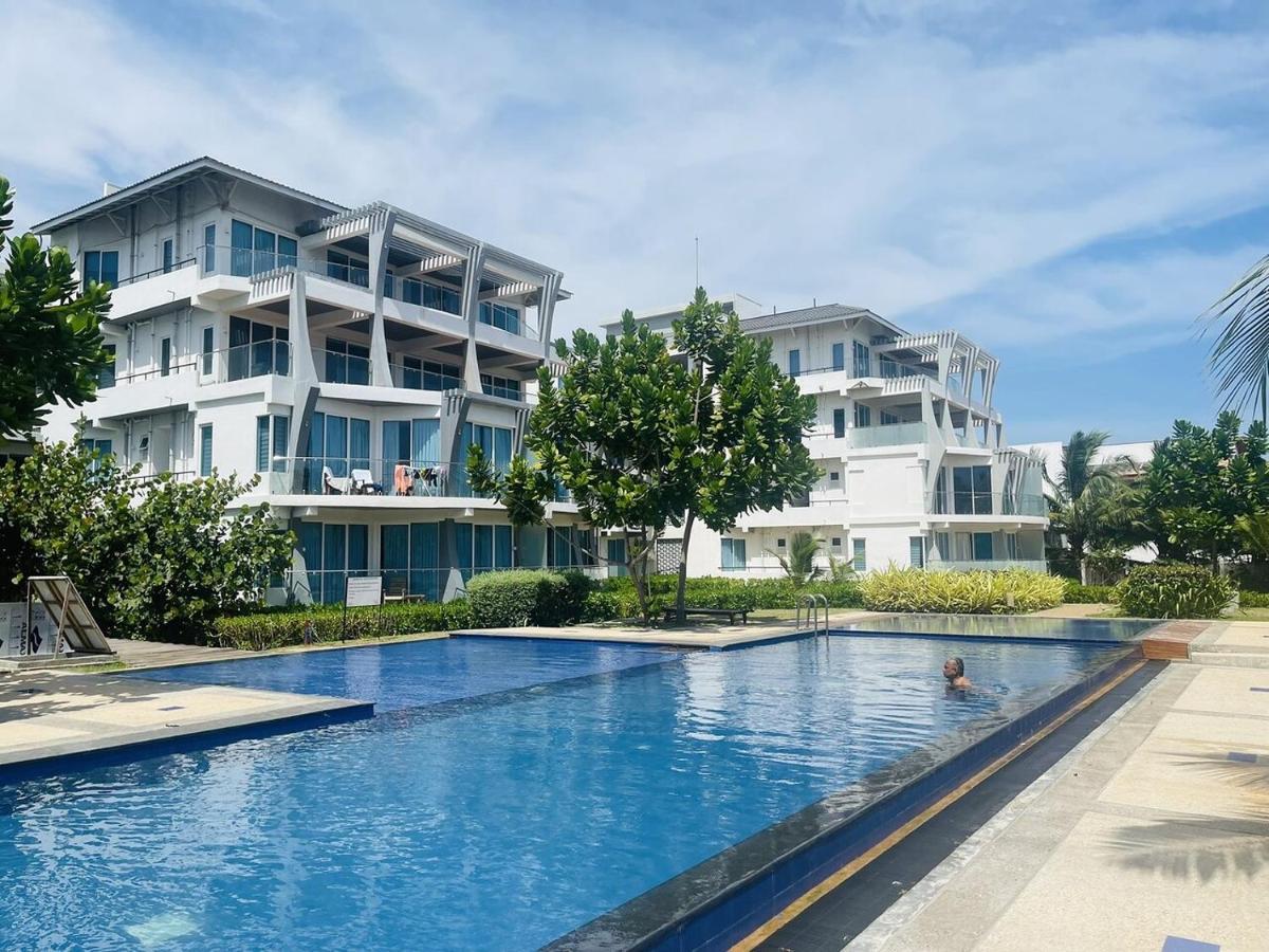 Trincomalee Ocean Front Condos Exterior foto