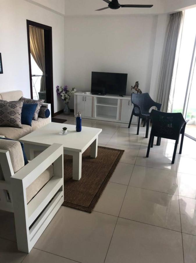 Trincomalee Ocean Front Condos Exterior foto